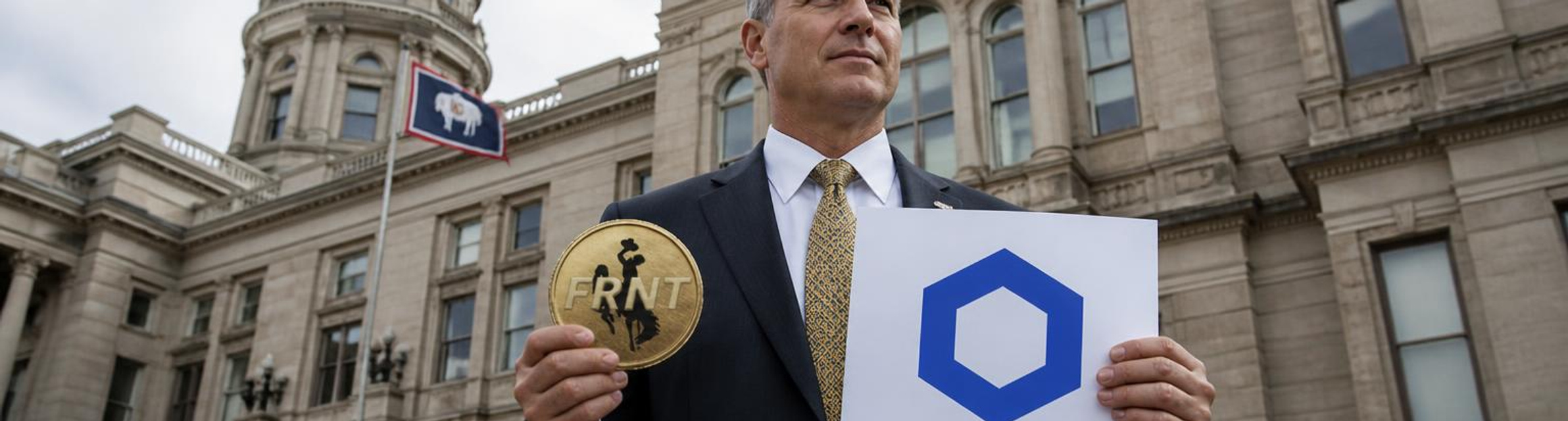Wyoming moves state stablecoin from LayerZero to Chainlink amid near-$15 billion exodus